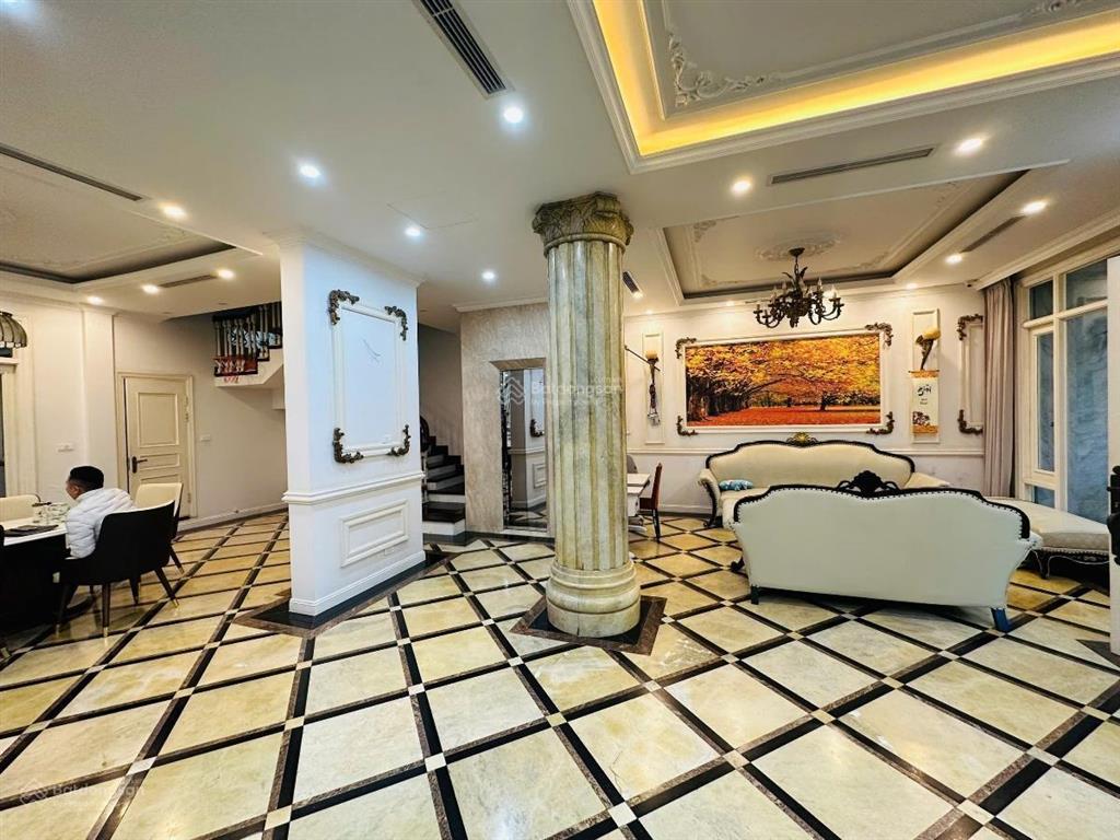 Bt vip kđt sài đồng 179m  4 tầng  thang máy  sân vườn, bể koi  ô tô tránh  vỉa hè 48,2 tỷ