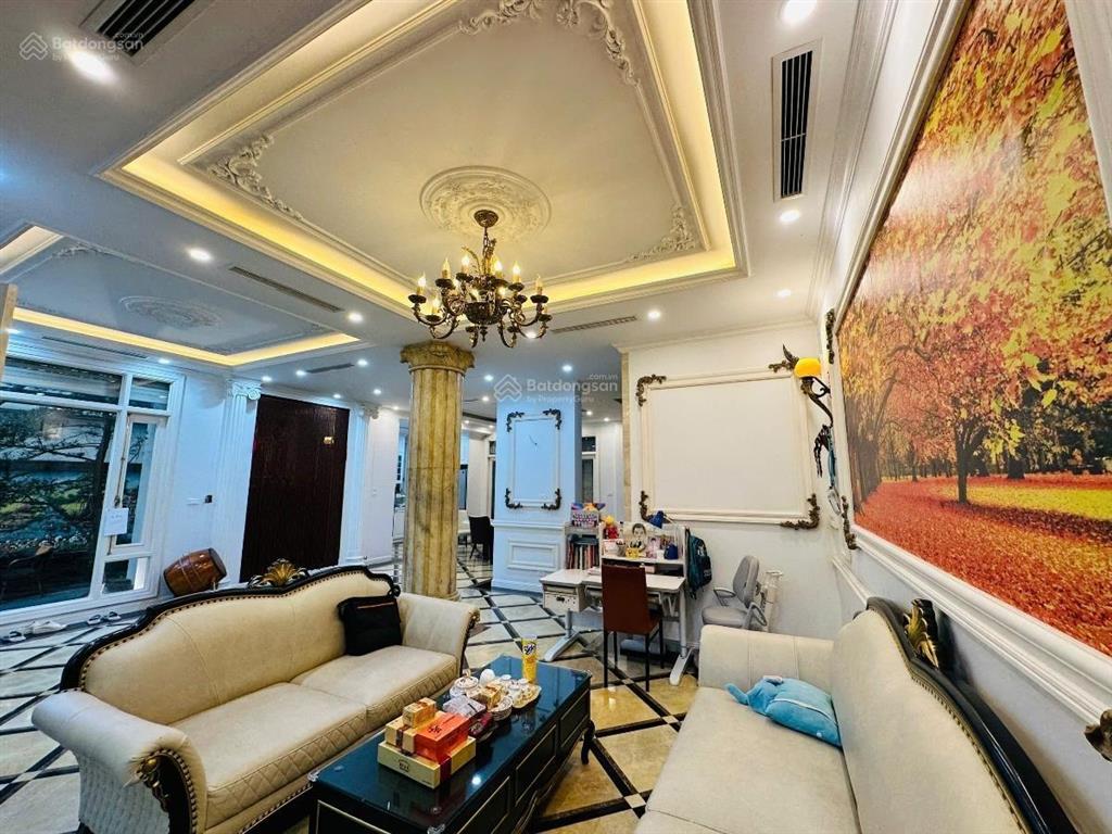 Bt vip kđt sài đồng 179m  4 tầng  thang máy  sân vườn, bể koi  ô tô tránh  vỉa hè 48,2 tỷ