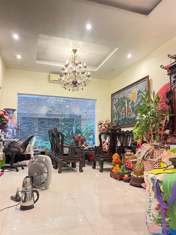 121m  17,8 tỷ  văn chương 2 , đống đa ô tô đỗ cổng, quay đầu