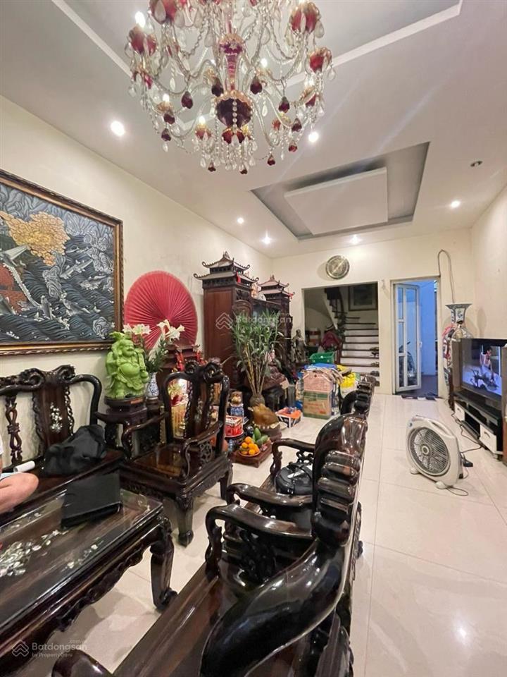 121m  17,8 tỷ  văn chương 2 , đống đa ô tô đỗ cổng, quay đầu