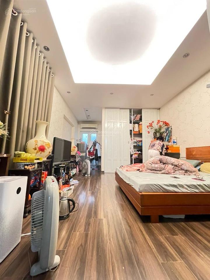 121m  17,8 tỷ  văn chương 2 , đống đa ô tô đỗ cổng, quay đầu