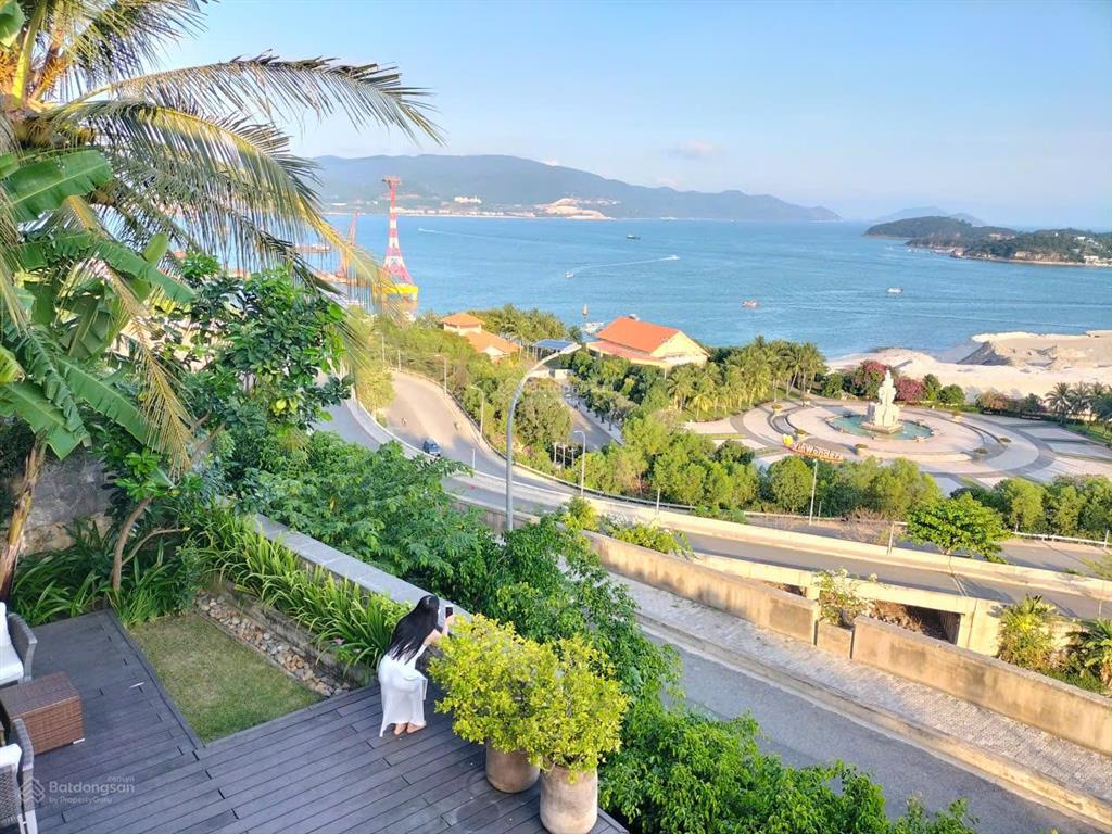 Biệt thự anh nguyễn, trần phú  nha trang. dt 420m2 (5pn). sổ hồng lâu dài. giá bán 75 tỷ.