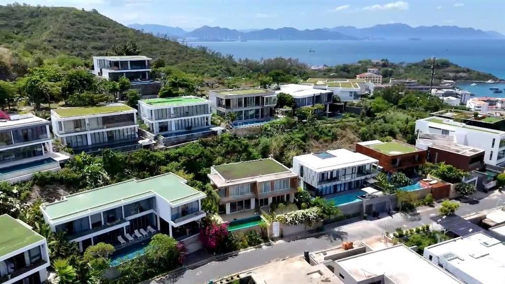 Biệt thự anh nguyễn, trần phú  nha trang. dt 420m2 (5pn). sổ hồng lâu dài. giá bán 75 tỷ.