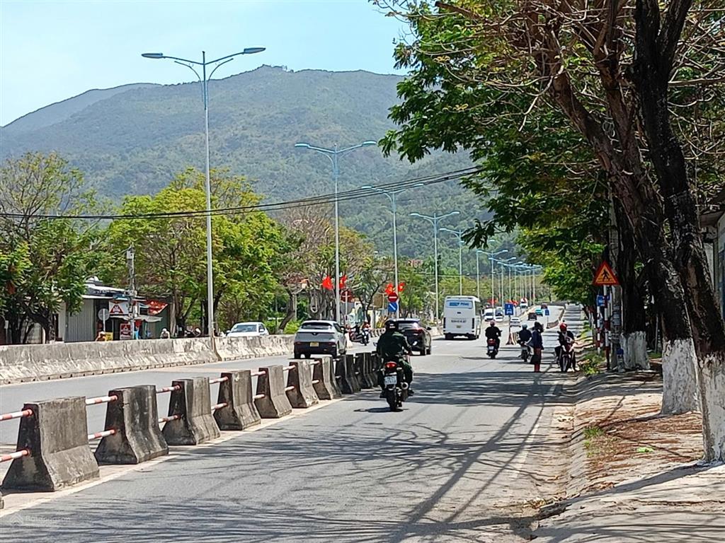 Đất mặt tiền nguyễn tất thành, phước đồng, p. nam nha trang. dt 570m2, ngang 10,2m. giá 14,7tr/m2