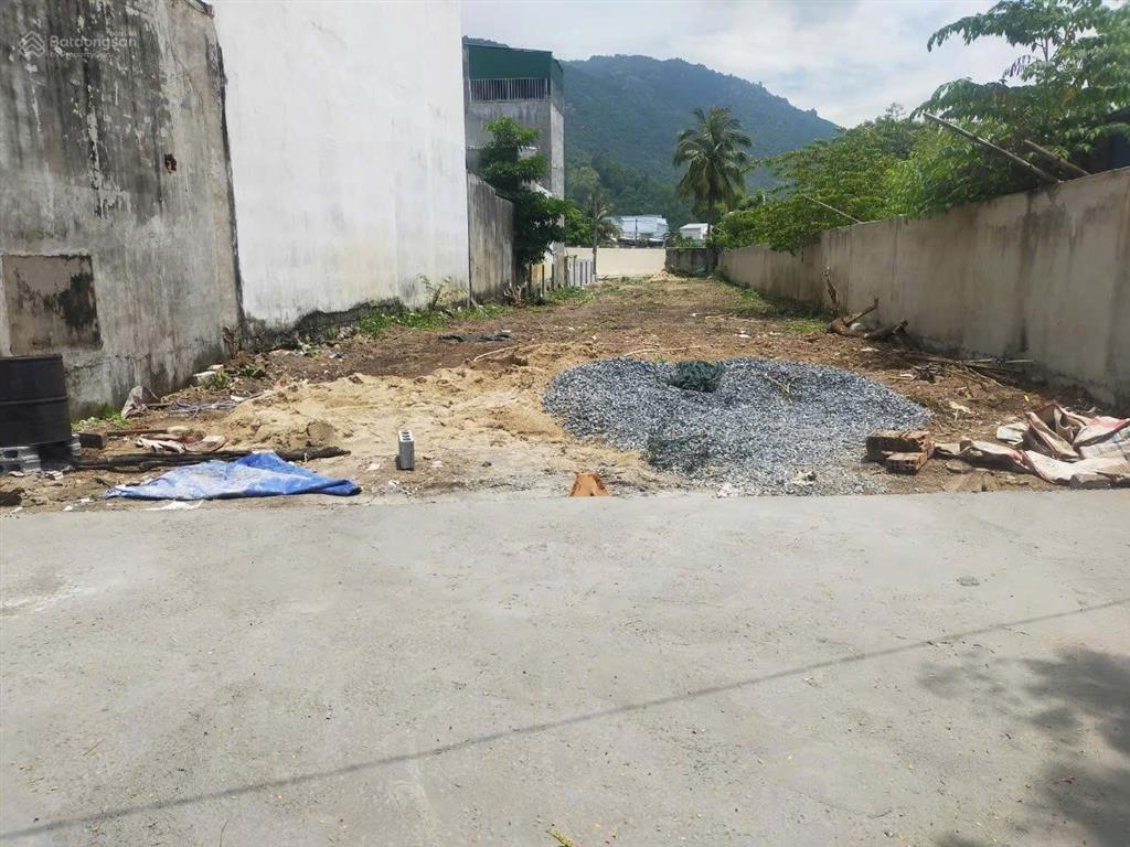 Đất mặt tiền nguyễn tất thành, phước đồng, p. nam nha trang. dt 570m2, ngang 10,2m. giá 14,7tr/m2