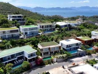 Biệt thự anh nguyễn nha trang. view biển siêu đỉnh. nội thất cực xịn. sổ hồng lâu dài. giá 55 tỷ.