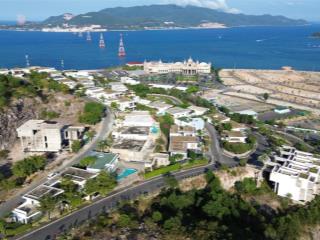 Bán căn biệt thự anh nguyễn, nha trang.. view biển cực kỳ hùng vỹ. sổ hồng đã hoàn công. giá 55 tỷ.