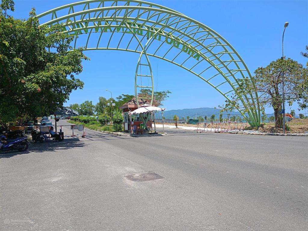 Căn góc 3 mặt tiền cực hiếm  dự án vinhomes pearl bay, trần phú  nha trang. đối diện kđt an viên