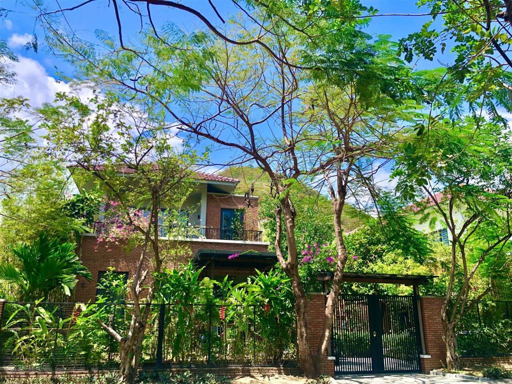 Lô biệt thự giáng hương, đường phong châu, phường nam nha trang. dt 275m2, ngang 12m. giá 28 tr/m2