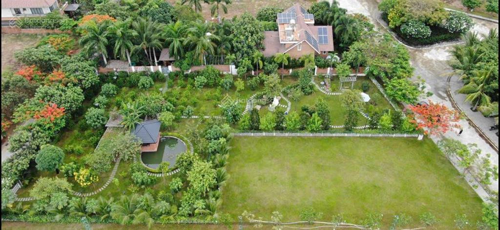 Lô biệt thự giáng hương, đường phong châu, phường nam nha trang. dt 275m2, ngang 12m. giá 28 tr/m2