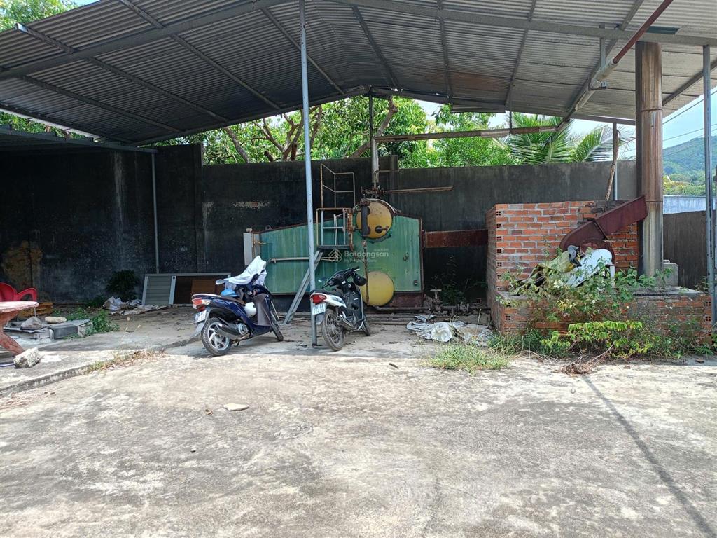 Nhà xưởng thôn đắc lộc, vĩnh phương, bắc nha trang. dt 527m2, ngang 26m (gần 500m2 thổ). giá 3,5 tỷ