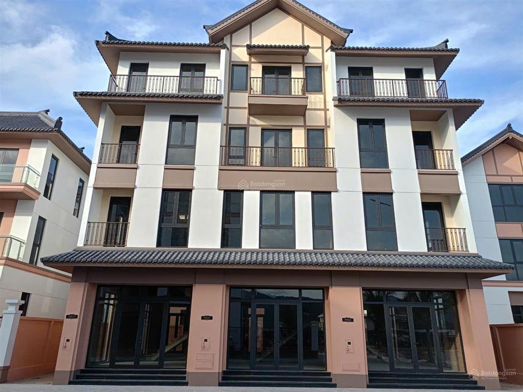 Bán 1 căn nhà 4 tầng (cạnh hồ bơi), dự án vinhomes pearl bay nha trang. dt 63m2. giá 12,5 tỷ.