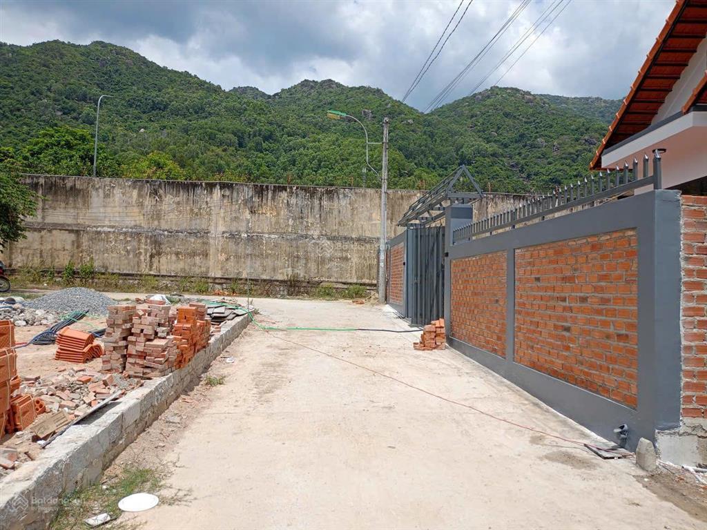 Bán lô đất phước đồng, nha trang  khu dân cư mát mẻ. dt 73.9m2, ngang 5m (full thổ). giá 1.850 tỷ