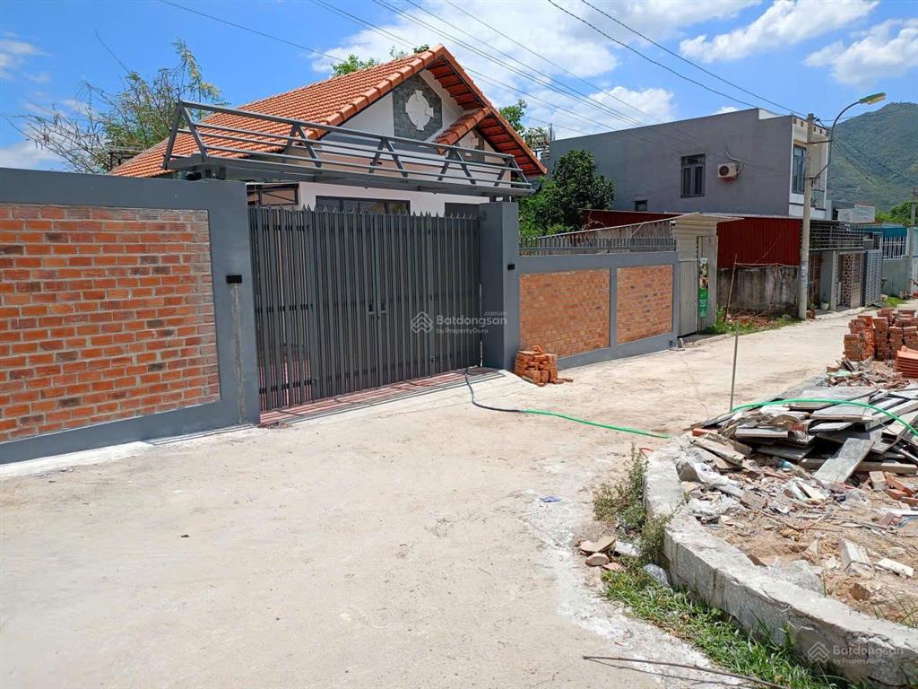 Bán lô đất phước đồng, nha trang  khu dân cư mát mẻ. dt 73.9m2, ngang 5m (full thổ). giá 1.850 tỷ