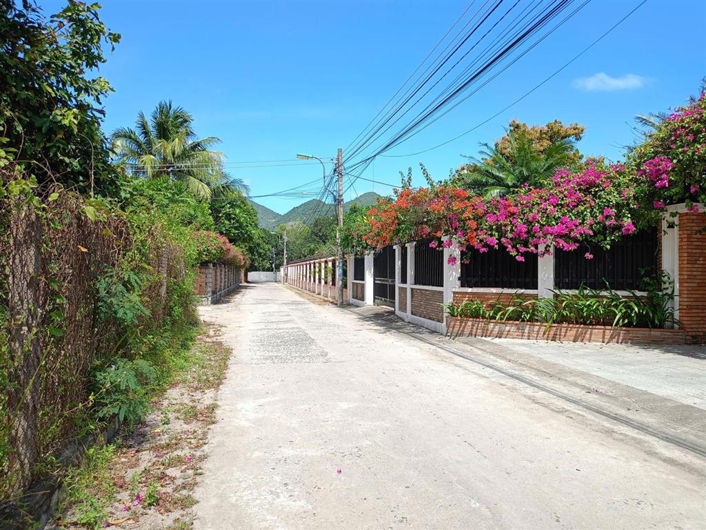 Bán lô góc vuông đẹp tại phước hạ, phước đồng, nha trang. dt gần 300m²(có sẵn 100m² thổ). giá 3,6tỷ