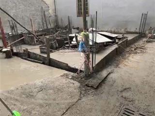 Miêu nha lô góc 2 thoáng, ngõ to, cách 1 nhà ra ô tô. 51m2 đã xong móng tòa ccmn 7 tầng.gần vinsm