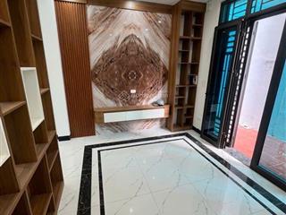 Mễ trì bán nhà riêng 31m2 xây 5 tầng,ngõ to, gần chợ,gần ô tô,gần công viên.