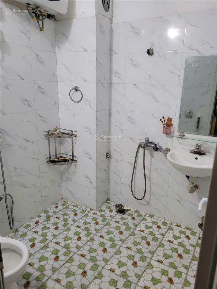 Mễ trì bán nhà riêng 31m2 xây 5 tầng,ngõ to, gần chợ,gần ô tô,gần công viên.