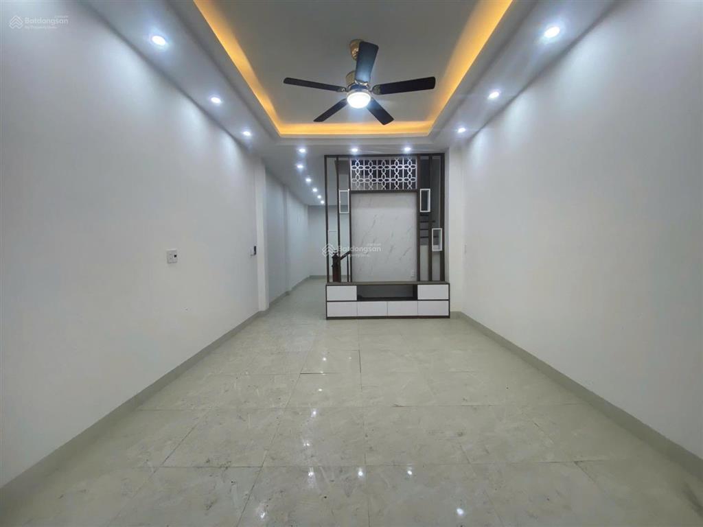 Rẻ nhất cương kiên và đỗ đức dục 5 tầng 31m2, hướng nam, gần hồ đồng bông 2, chân 3 tòa vinaconex3