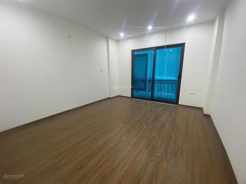 Rẻ nhất cương kiên và đỗ đức dục 5 tầng 31m2, hướng nam, gần hồ đồng bông 2, chân 3 tòa vinaconex3