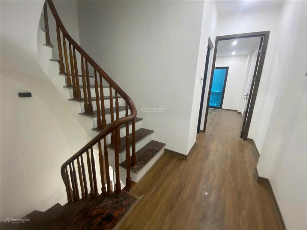 Rẻ nhất cương kiên và đỗ đức dục 5 tầng 31m2, hướng nam, gần hồ đồng bông 2, chân 3 tòa vinaconex3
