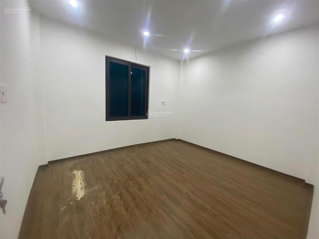 35m2 dân xây 1,5 tầng , ngay chân chung cư vinaconex 3 , bên cạnh hồ đồng bông 2. cách 3 nhà ra phố