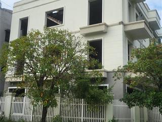 Bán bt nhà vườn trung văn 110m2 hơn 30 tỷ. mặt tiền 9m. đường trước nhà 15m.cạnh winmart, cạnh hồ
