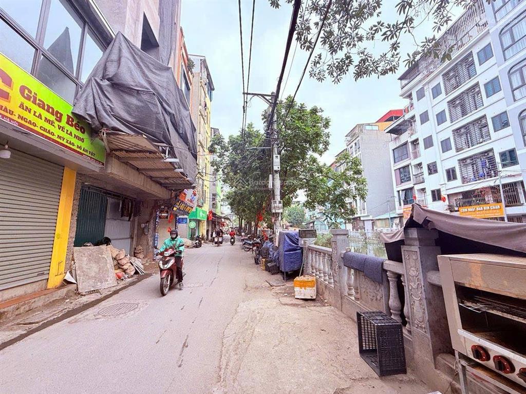 Rẻ nhất trung văn 60m2, mặt ngõ to, cạnh chợ, gần hồ, gần ô tô, sổ vuông đẹp