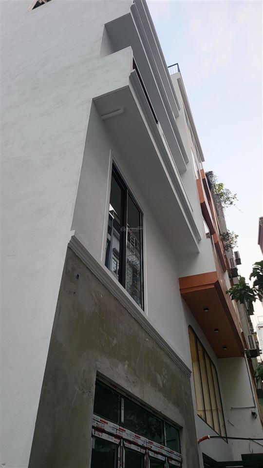 Cc cần bán nhà riêng 5 tầng ngõ 387 vũ tông phan, còn như mới. giá nhỉnh 7 tỷ. sổ vuông , gần ô tô