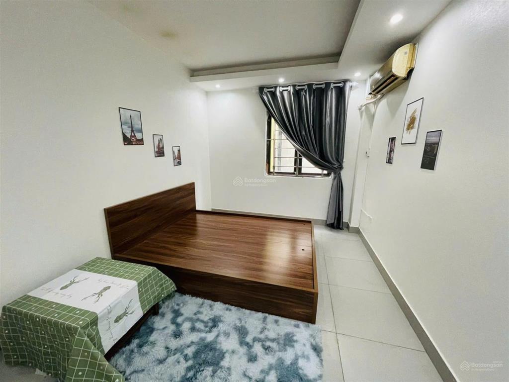 Cc cần bán nhà riêng 5 tầng ngõ 387 vũ tông phan, còn như mới. giá nhỉnh 7 tỷ. sổ vuông , gần ô tô