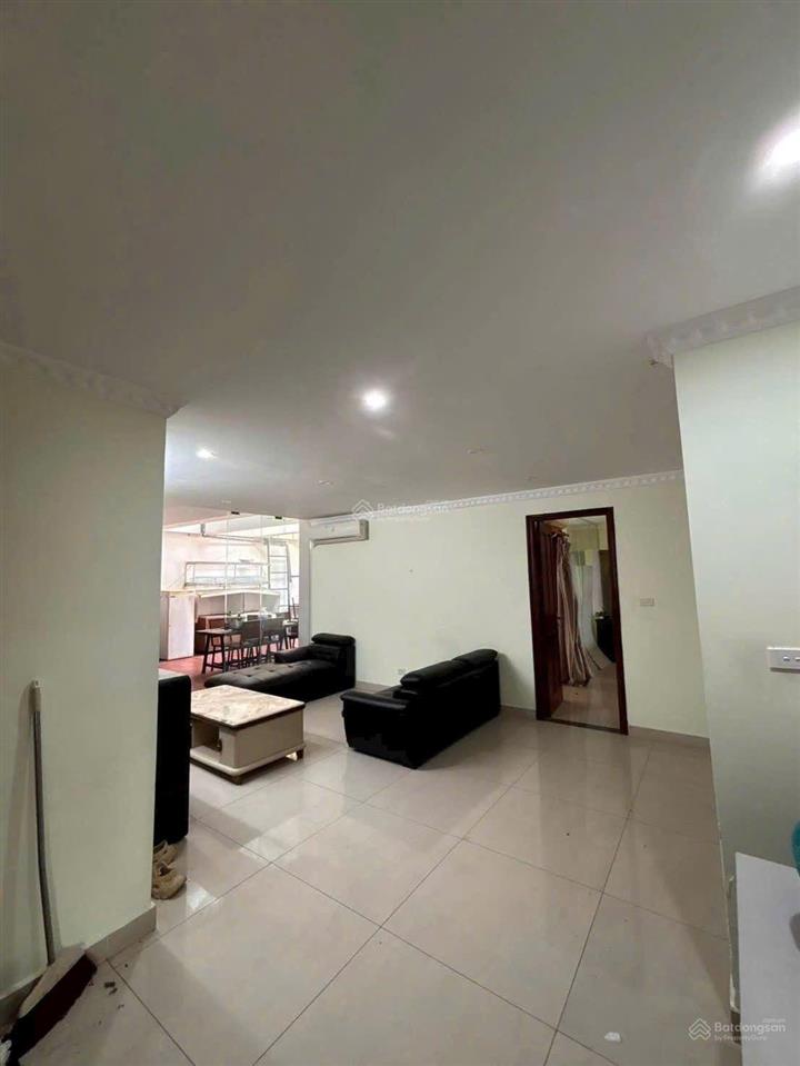 Chính chủ gửi cho thuê penthouse ct3 trung văn 185m2 4pn đủ đồ mới đẹp 1p khách rộng 1 sân vườn bbq