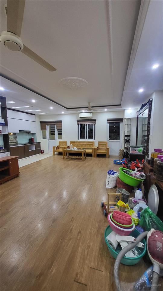 Chính chủ gửi cho thuê căn góc 3pn 118m2 intracom, full nội thất đẹp long lanh, giá chỉ 12tr900