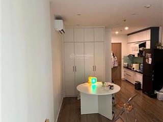 Chính chủ cần bán căn studio vinhomes smart city tòa s301  tầng đẹp full nội thất