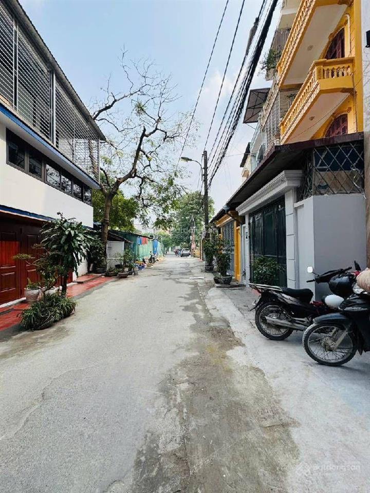 Căn hộ dịch vụ cao cấp phố mai dịch cầu giấy  8 tầng  1 hầm đường trc nhà hiện trạng 7,5m