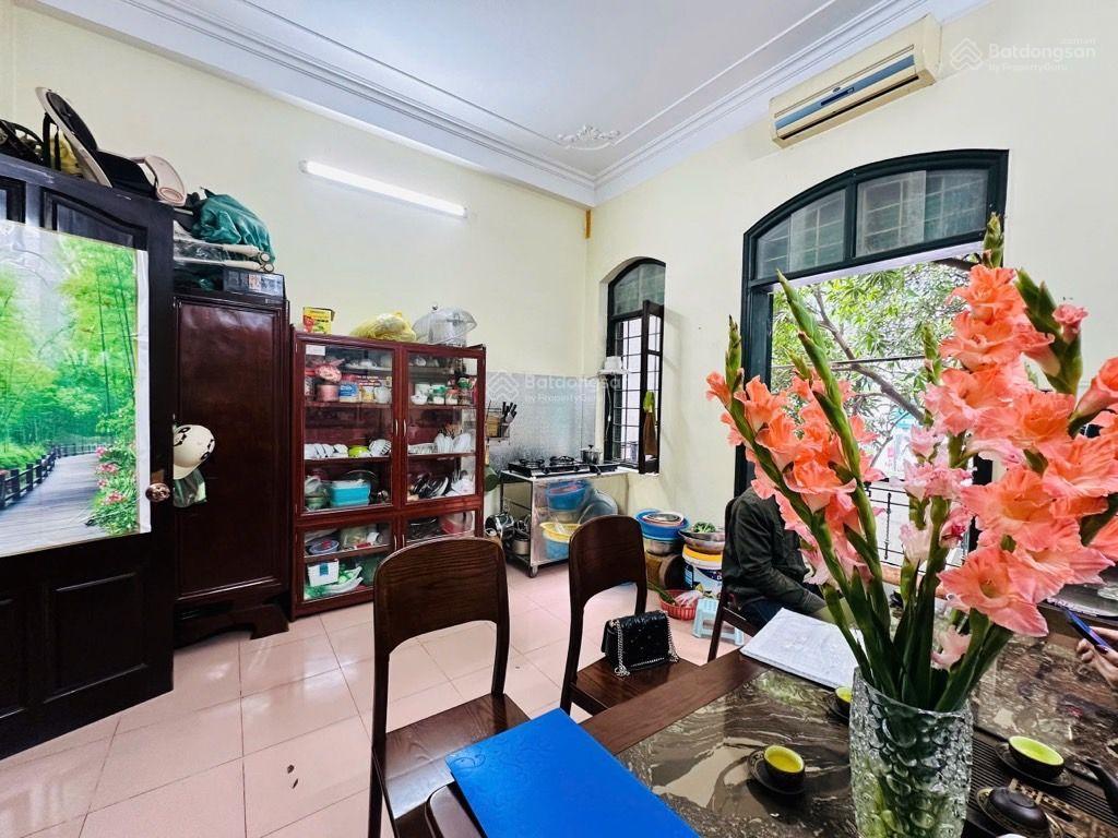 Căn hộ dịch vụ cao cấp phố mai dịch cầu giấy  8 tầng  1 hầm đường trc nhà hiện trạng 7,5m