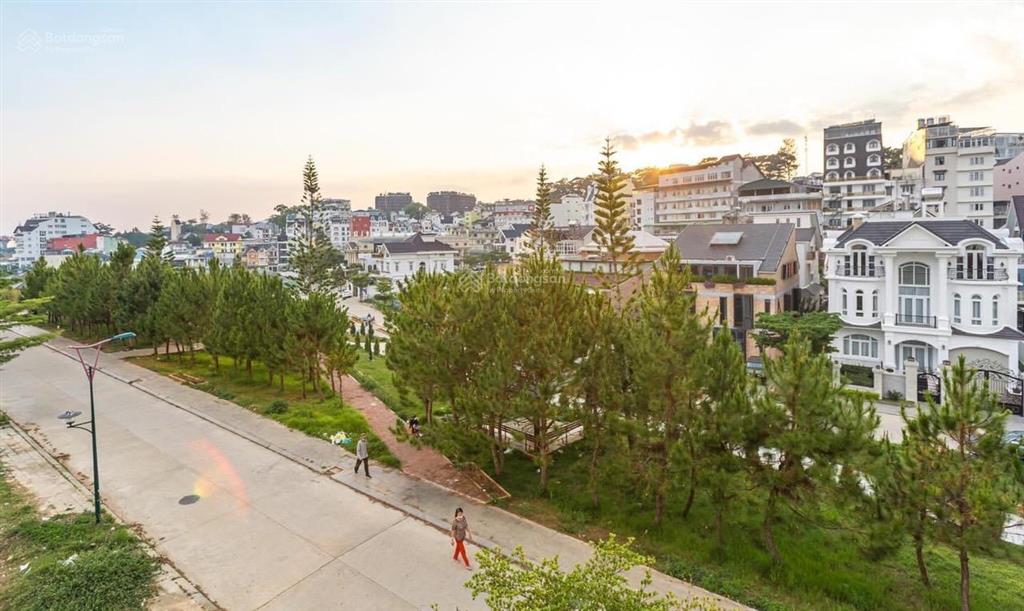 Biệt thự vị trí đẹp kqh golf valley  trung tâm tp đà lạt