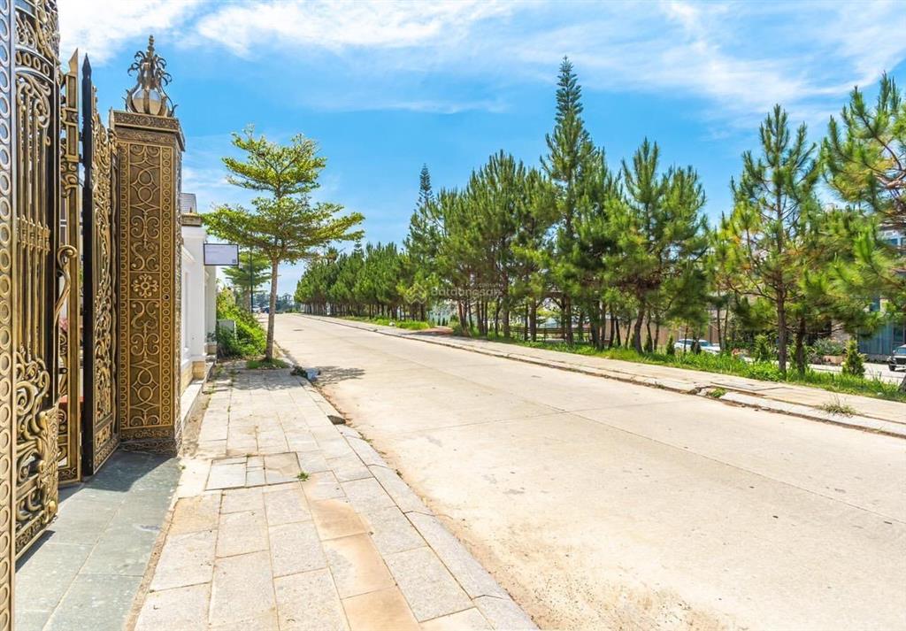 Biệt thự vị trí đẹp kqh golf valley  trung tâm tp đà lạt