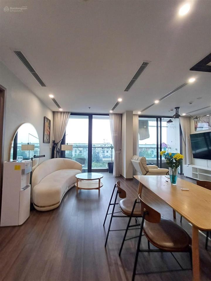Bán nhanh căn hộ đập thông hiếm có, view bể bơi trực diện tòa s1 vinhomes symphony
