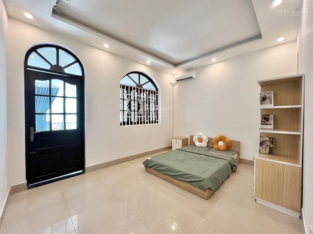 Cho thuê ch 1pn, 1wc giá cực chất 6.9 triệu/th, 50m2 tại nguyễn sơn, 2 cửa sổ lớn full nội thất