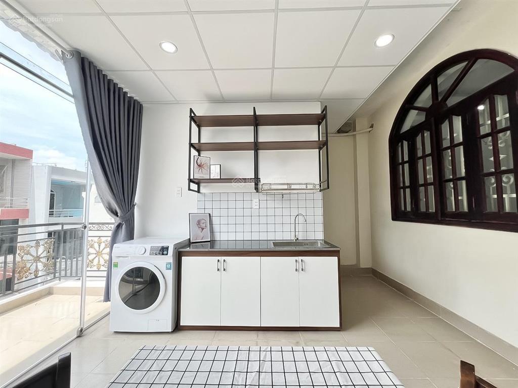 Cho thuê ch 1pn, 1wc giá cực chất 6.9 triệu/th, 50m2 tại nguyễn sơn, 2 cửa sổ lớn full nội thất