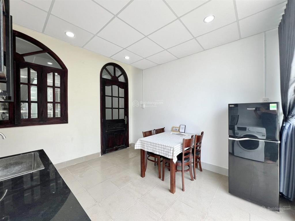 Cho thuê ch 1pn, 1wc giá cực chất 6.9 triệu/th, 50m2 tại nguyễn sơn, 2 cửa sổ lớn full nội thất