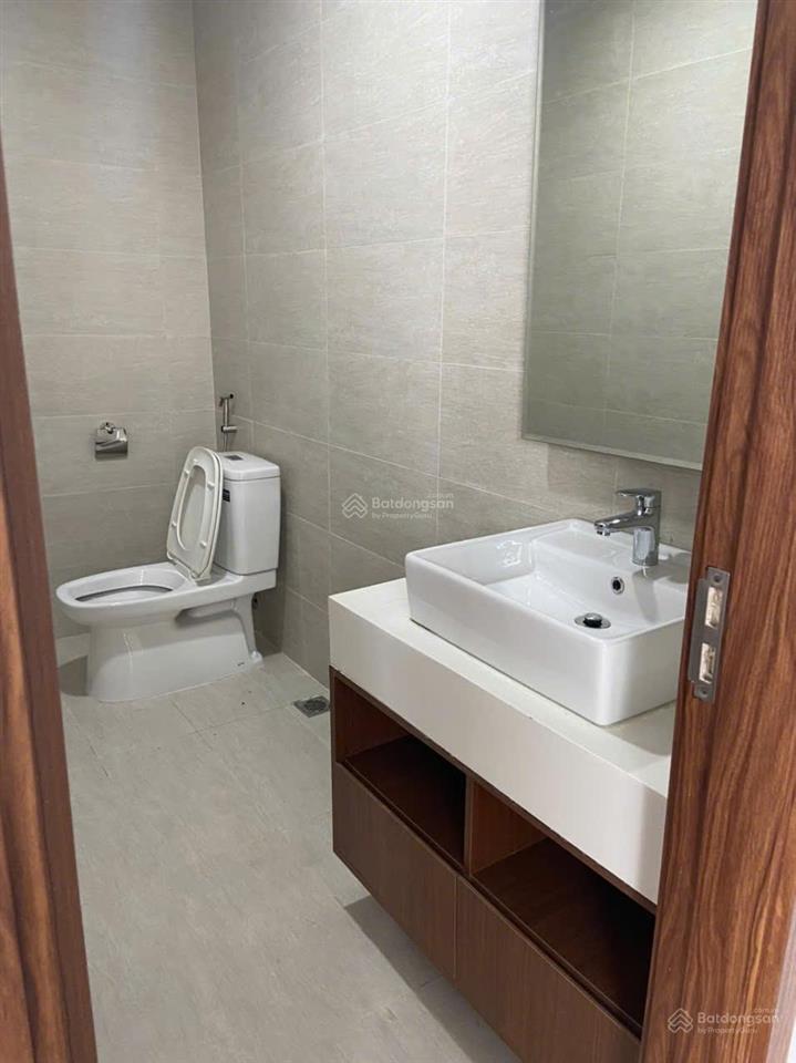 Chính chủ bán nhà phân lô  lô góc pháo đài láng, đống đa. dt 57m2 x 6 tầng, có thang máy.