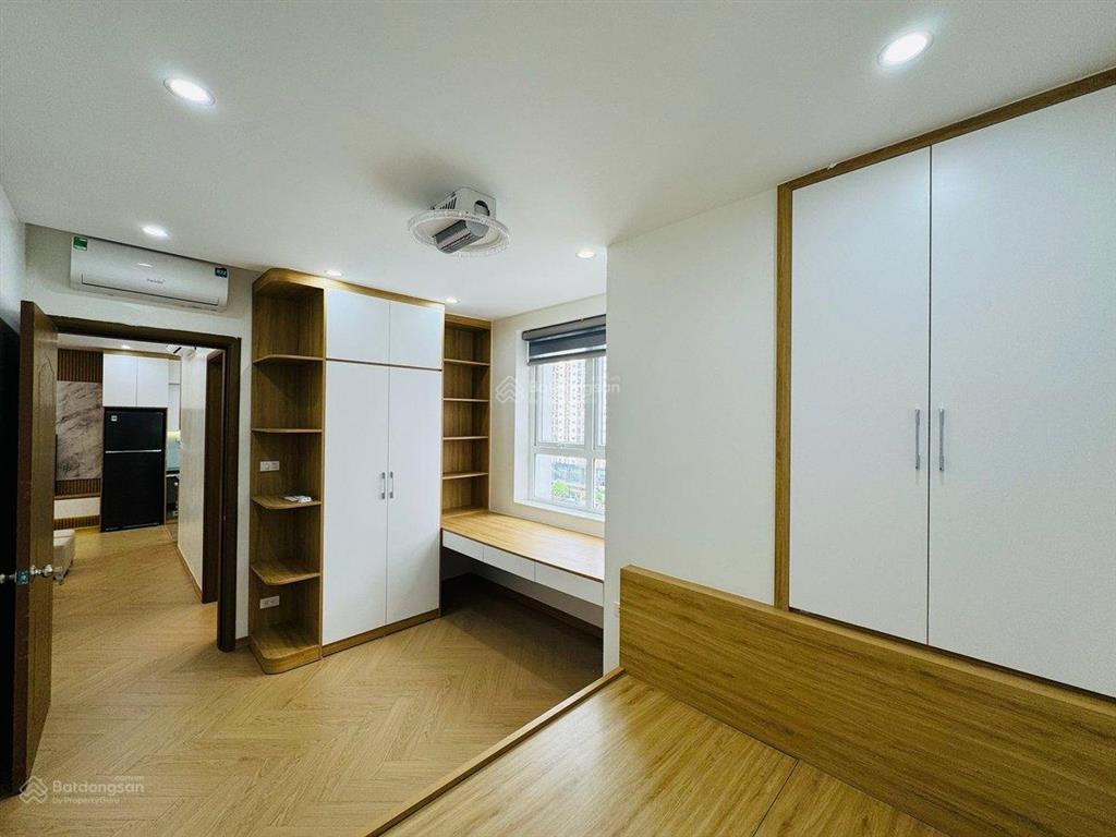 Nhỉnh 5 tỷ. chính chủ bán căn hộ chung cư hoàng ngân, lê văn lương, hoàng đạo 63m2, 2 phòng ngủ 1vs