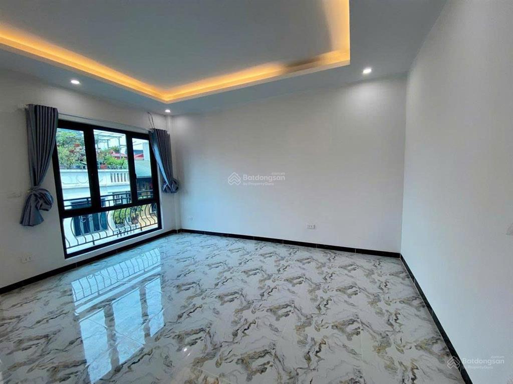 Bán nhà phân lô ngõ 34 nguyễn thị định 53m2 x 4.5 tầng  ô tô tránh vỉa hè  kinh doanh đỉnh