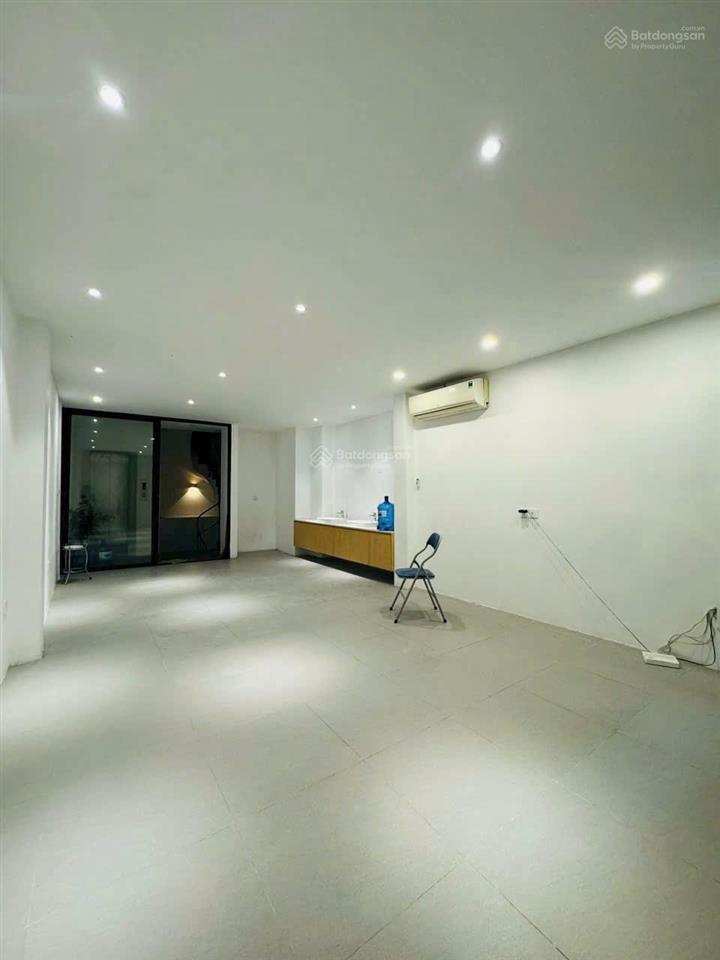 Chính chủ bán nhà mặt phố vũ trọng phụng. dt 87m2 x 7t, 1 hầm để xe, có thang máy. kinh doanh đỉnh.
