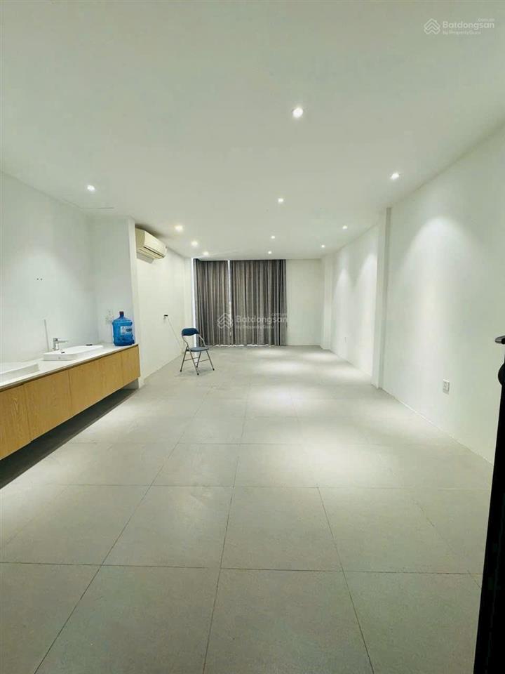 Chính chủ bán nhà mặt phố vũ trọng phụng. dt 87m2 x 7t, 1 hầm để xe, có thang máy. kinh doanh đỉnh.