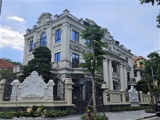 Chính chủ cho thuê biệt thự số 29a ngõ 20 trần kim xuyến, dt 300m², 5 tầng, lô góc có thang máy