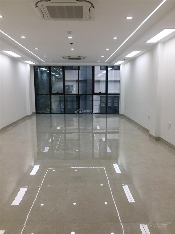 Cho thuê tòa nhà văn phòng nguyễn chánh . diện tích 120m² 7 tầng thông sàn thang máy giá 80 triệu