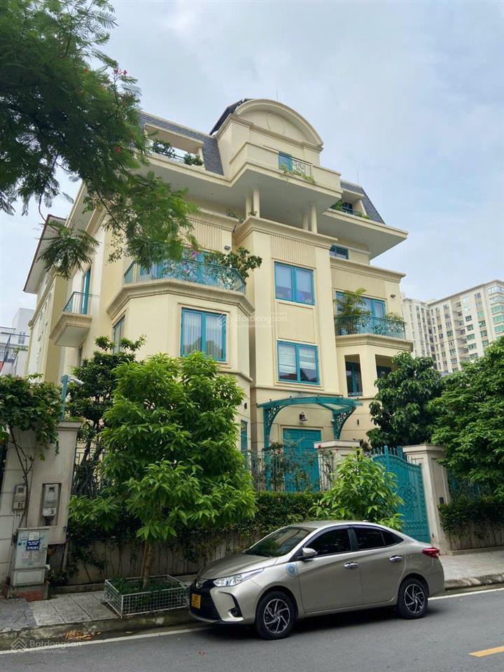 Chính chủ cho thuê biệt thự số 18a ngõ 20 trần kim xuyến, dt 150m x 5 tầng, nhà có thang máy