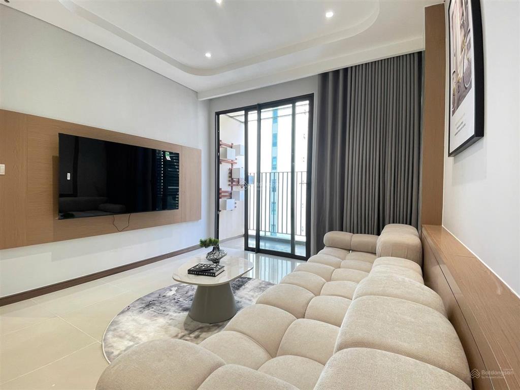 Bán căn hộ hado centrosa 2pn 90m² sẵn sổ hồng, suất xe hơi. căn góc  hướng đông nam